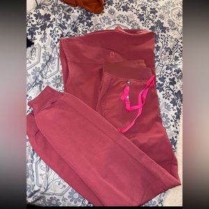 Figs Womens mauve/pink limited edition scrub set. size regular small